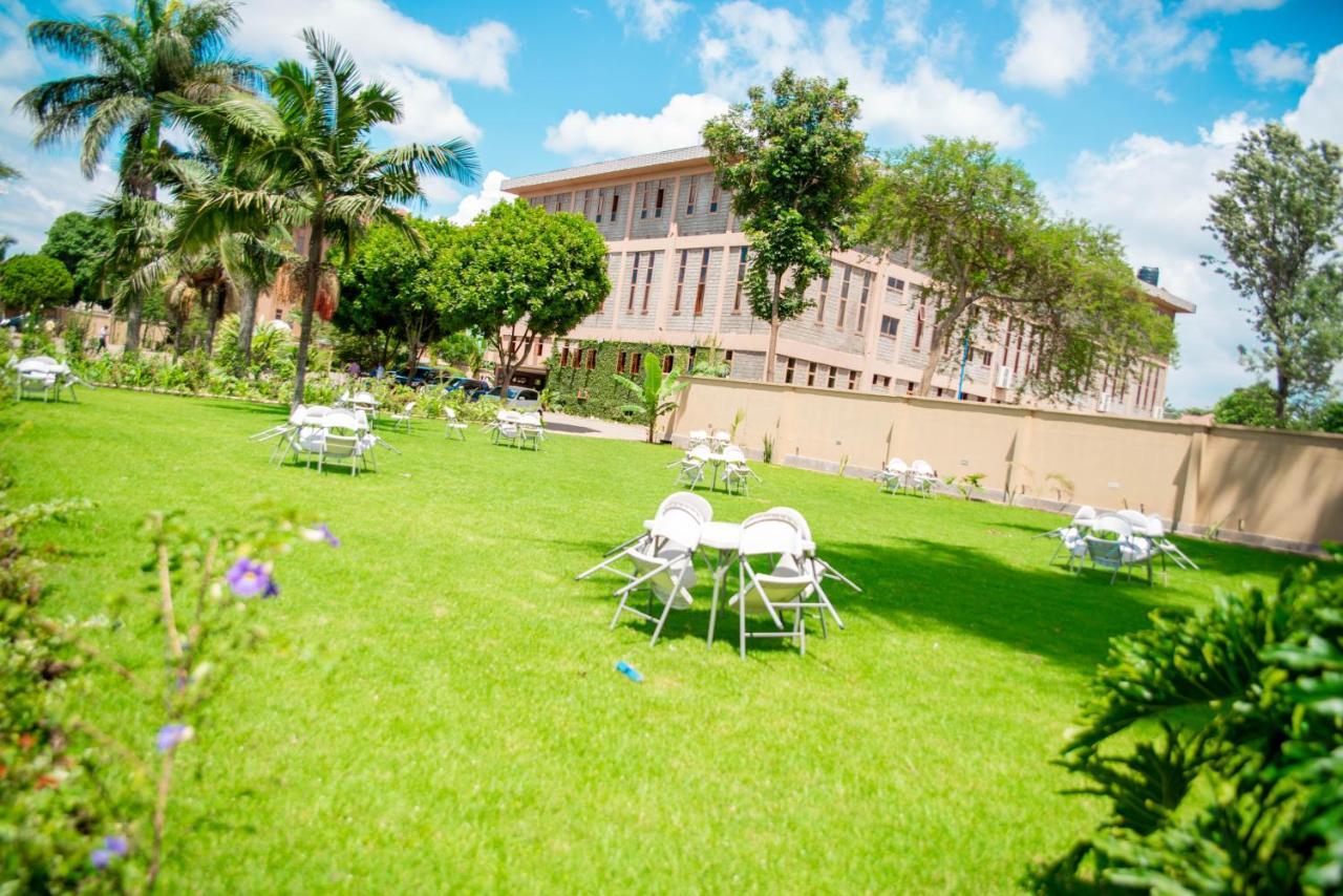 ארושה Lush Garden Hotel מראה חיצוני תמונה